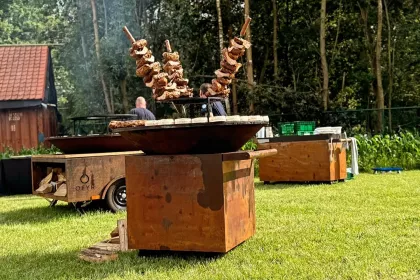 Bigger view of BBQ met bakservice foto's