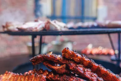 Bigger view of BBQ met bakservice foto's